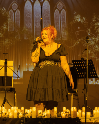 An intimate candlelit evening of live music